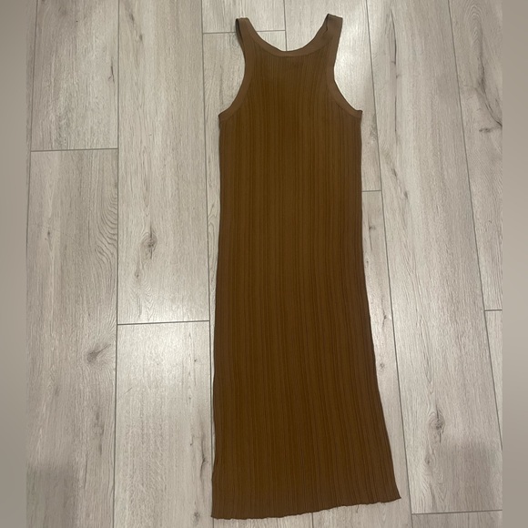 Toteme Seamless Ribbed Dress - Picture 10 of 16